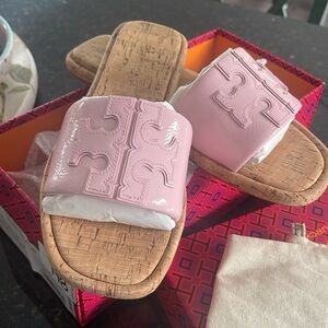 NEW!!! Tory Burch size 8 pink slides!